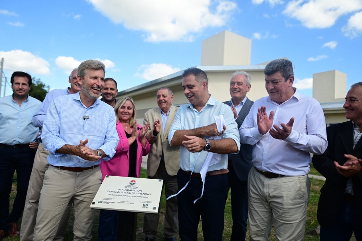 Se entregaron en Gualeguaychú 30 nuevas viviendas en el Barrio VICOER