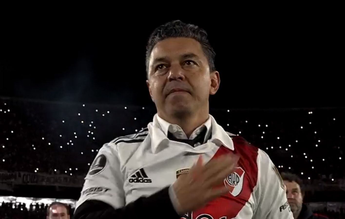 Gallardo recibió el cariño de toda la gente en su último partido en el Monumental.