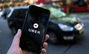 Uber funciona en Posadas y causa malestar con taxistas.