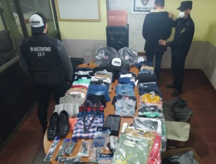 Robo en Garuhapé terminó con un individuo detenido y más de 700 artículos recuperados.