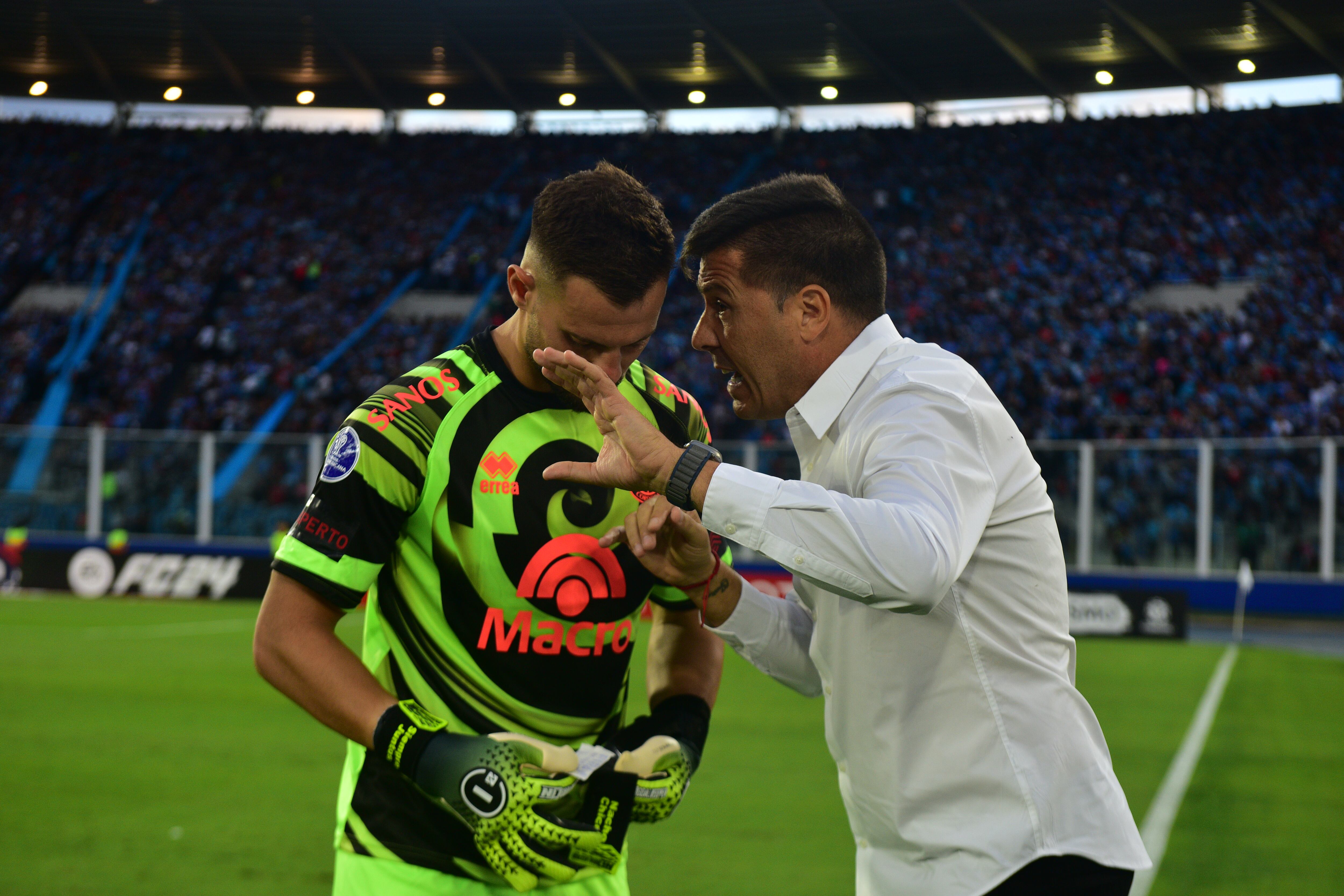 Belgrano e Inter de Brasil, en duelo por Copa Sudamericana, en el Kempes. (José Gabriel Hernández / La Voz)