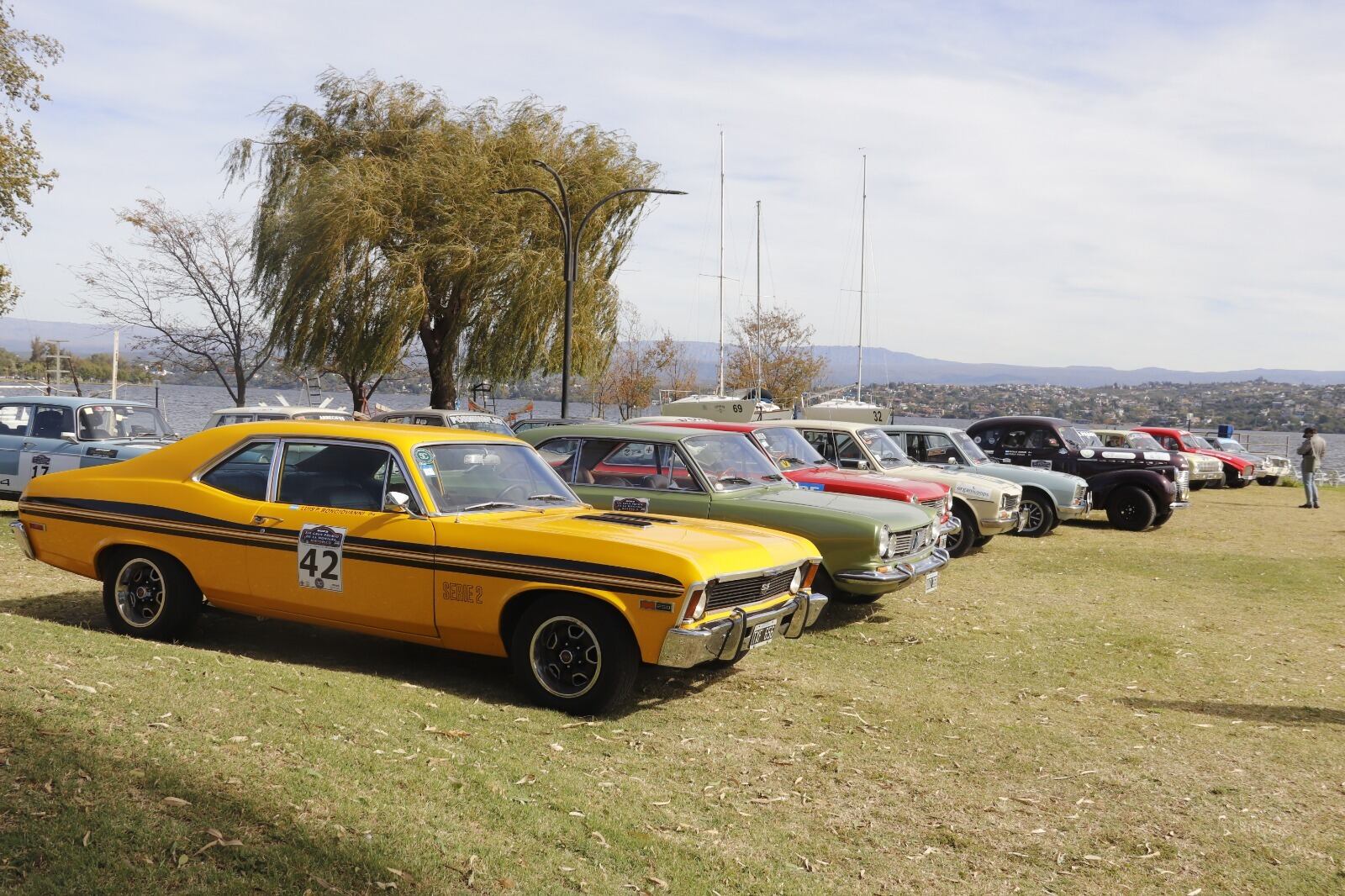 autos históricos en Carlos Paz