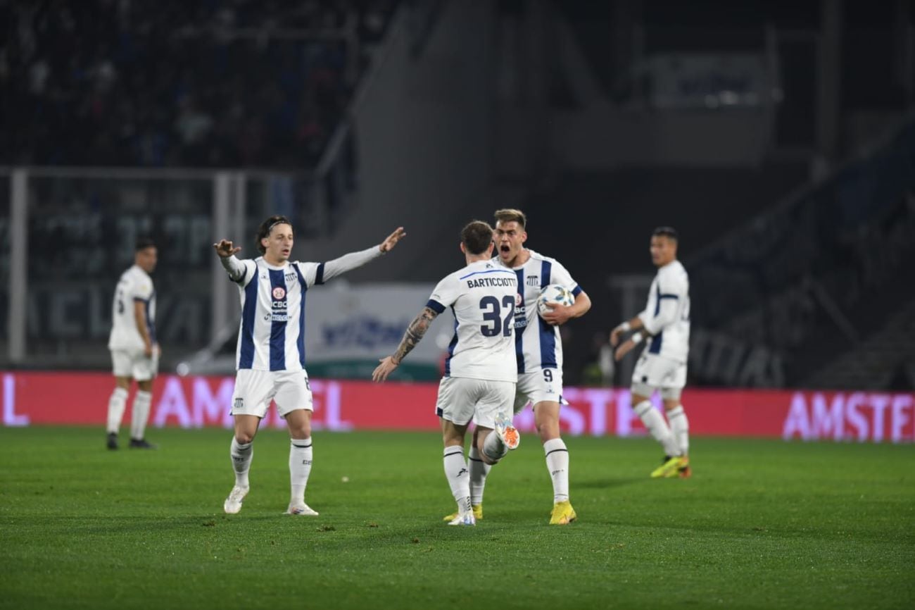 Bruno Barticciotto marcó el 1-1 parcial a favor de Talleres ante Independiente Rivadavia, por la Liga Profesional. (Facundo Luque / La Voz)