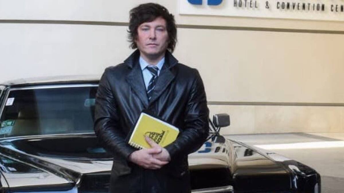 Cómo es y cuánto cuesta el lujoso auto de Javier Milei
