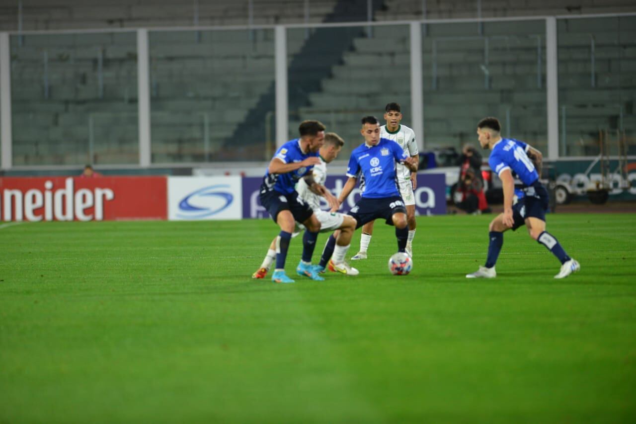 Talleres enfrentó a Banfield por la Liga Profesional en el estadio Mario Alberto Kempes. (Javier Ferreyra / La Voz)