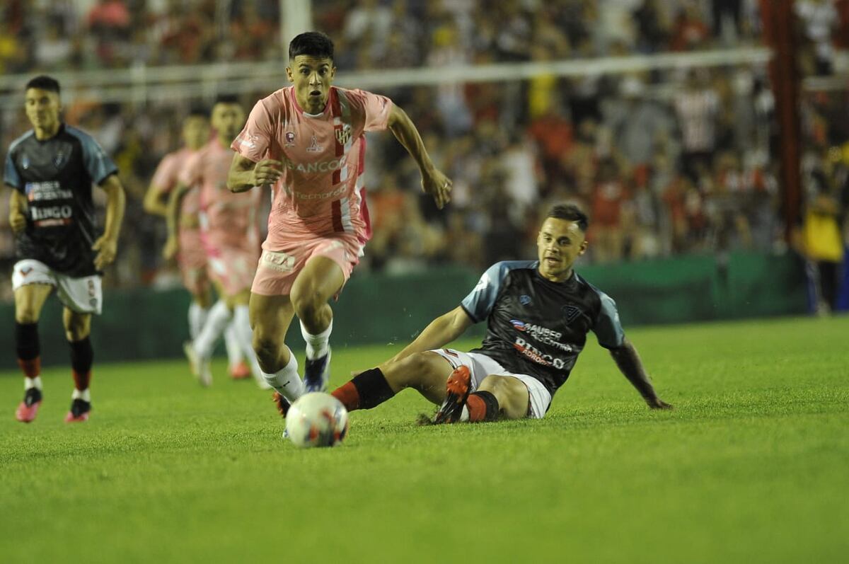 Instituto empató con Brown de Adrogué gracias a un golazo de Joaquín Molina