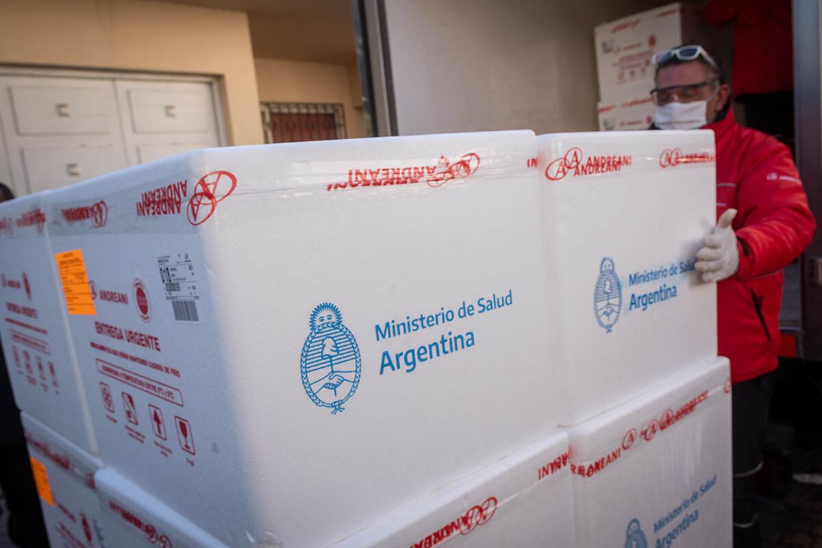 Llegó otro vuelo con vacunas Sinopharm y ya son dos millones de dosis nuevas esta semana