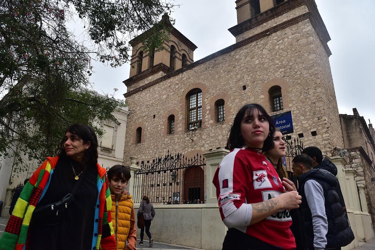 Fin de semana largo. Turismo en el centro de la ciudad de Córdoba. (José Gabriel Hernández / La Voz)