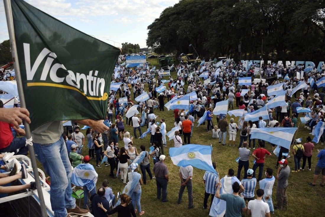 Avellaneda.  Marcha protesta contra la estatizacion de Vicentin productores agro.  20 junio 2020 foto gentileza Clarin