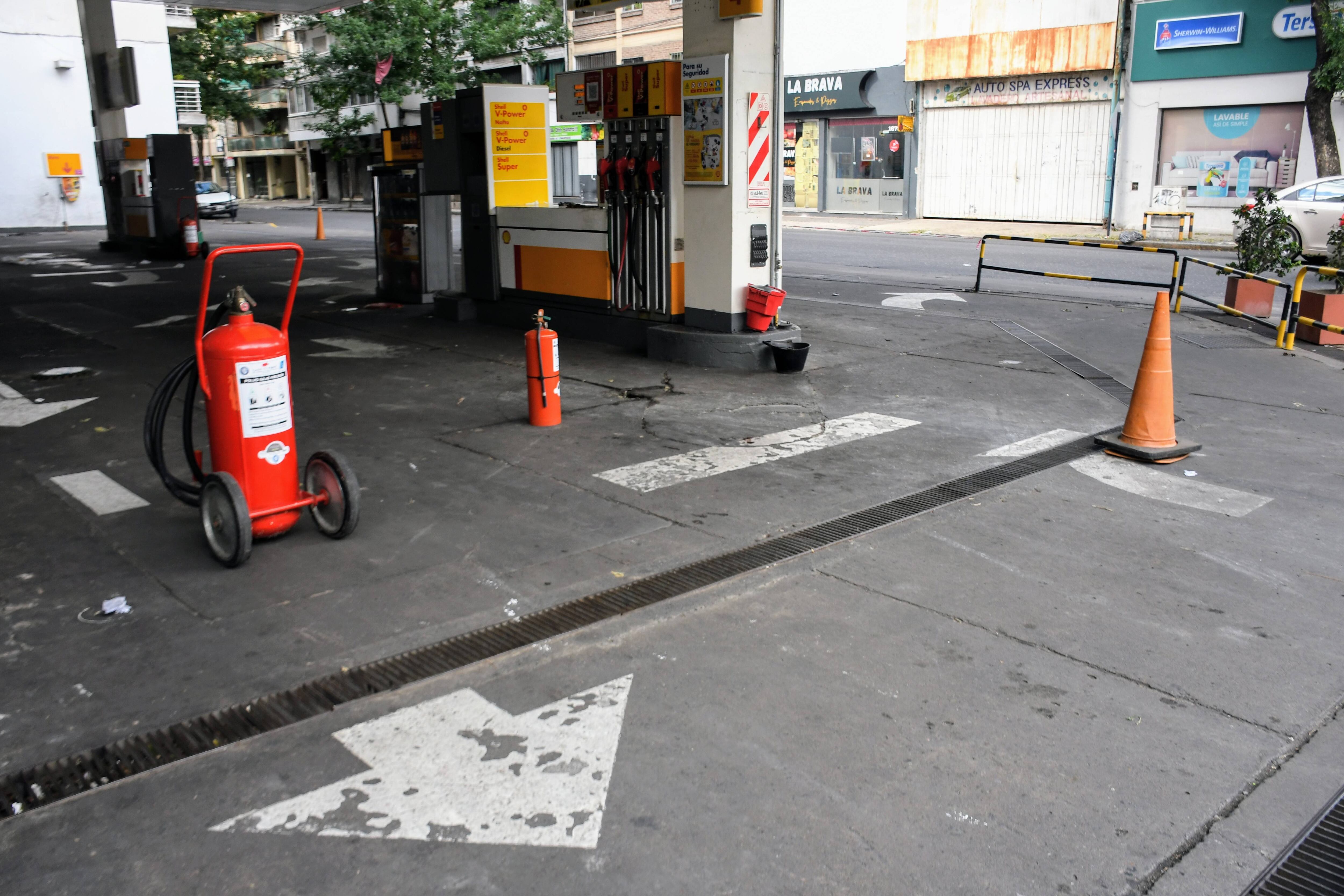 Las estaciones de servicio cortaron la venta de combustible hasta las 6 de la mañana.