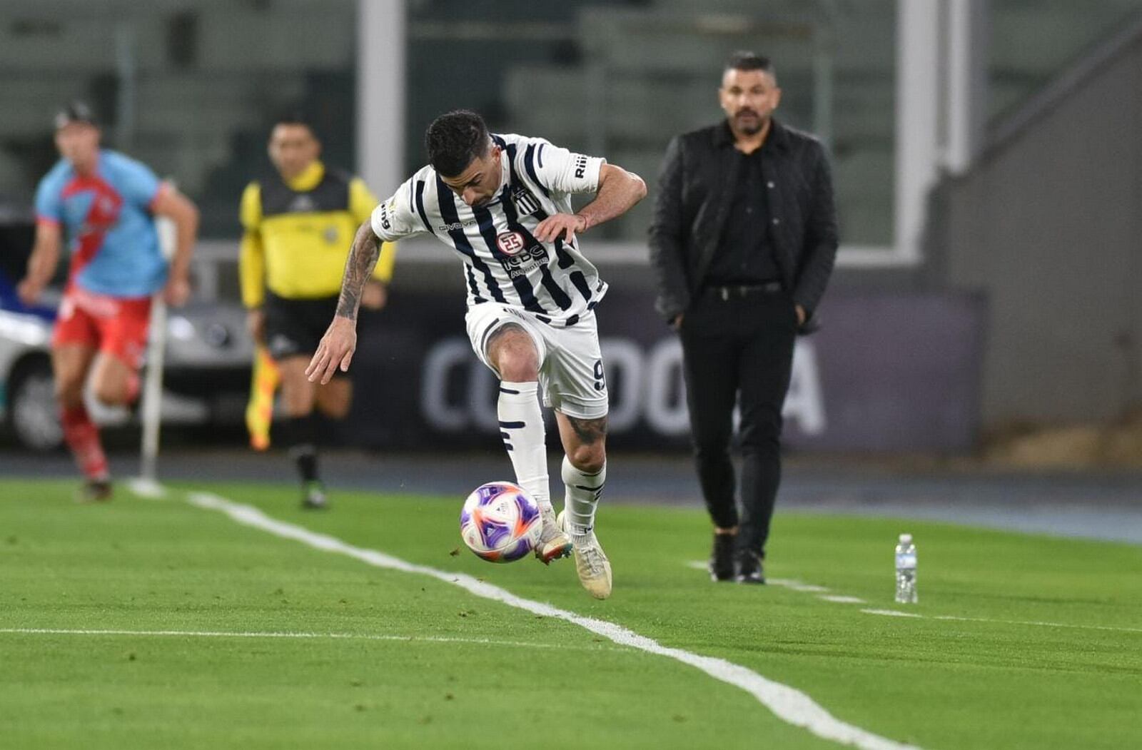 Talleres venció 1 a 0 a Arsenal en el Estadio Kempes.  (Facundo Luque / La Voz)