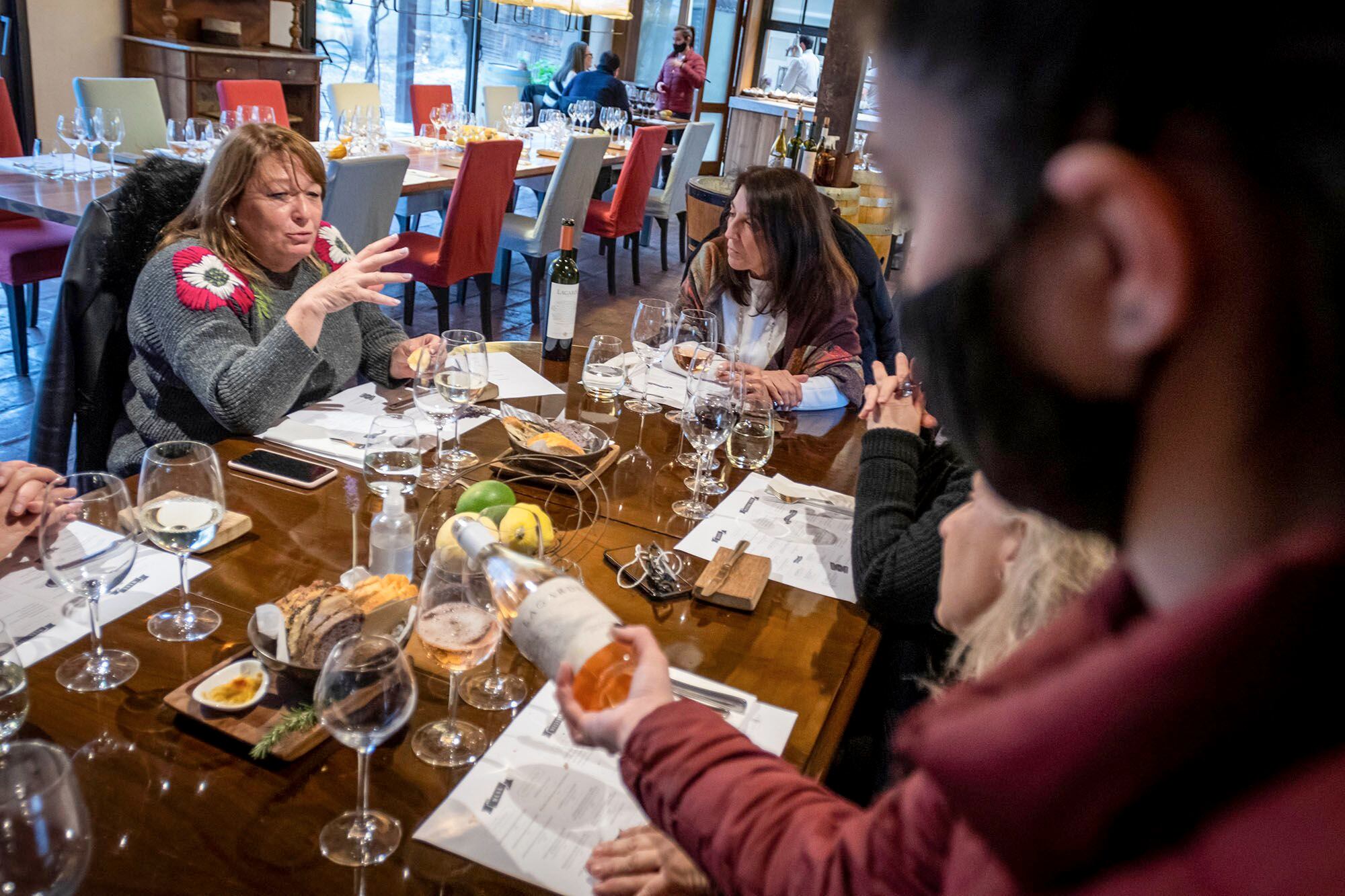 Una interesante alternativa para la familia es el turismo gastronómico en las innumerables bodegas que cuenta la provincia. Ignacio Blanco/Los Andes