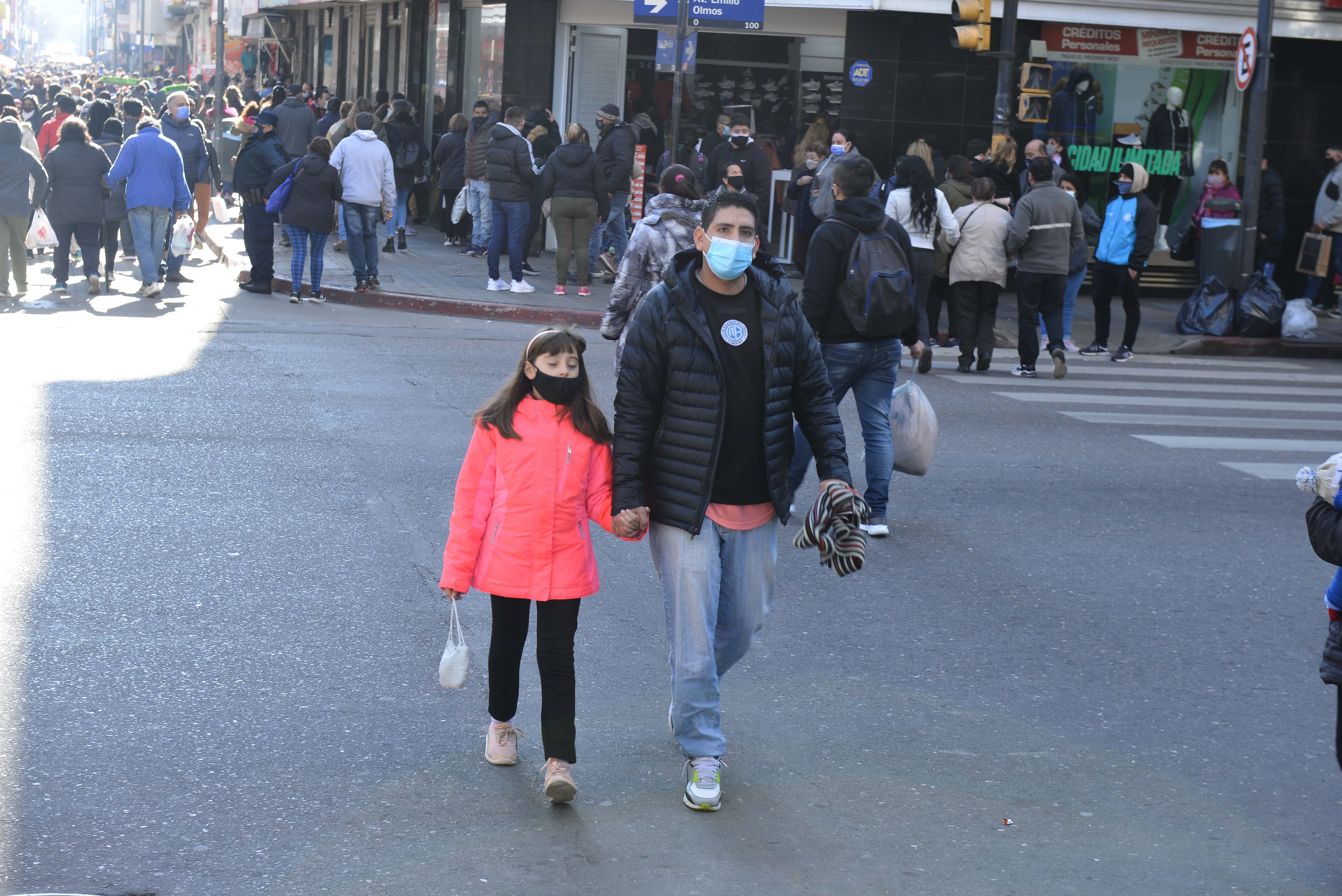 Las penosas cifras de las ventas por el Día del Padre repuntarían tras la jornada del sábado. (José Hernández).