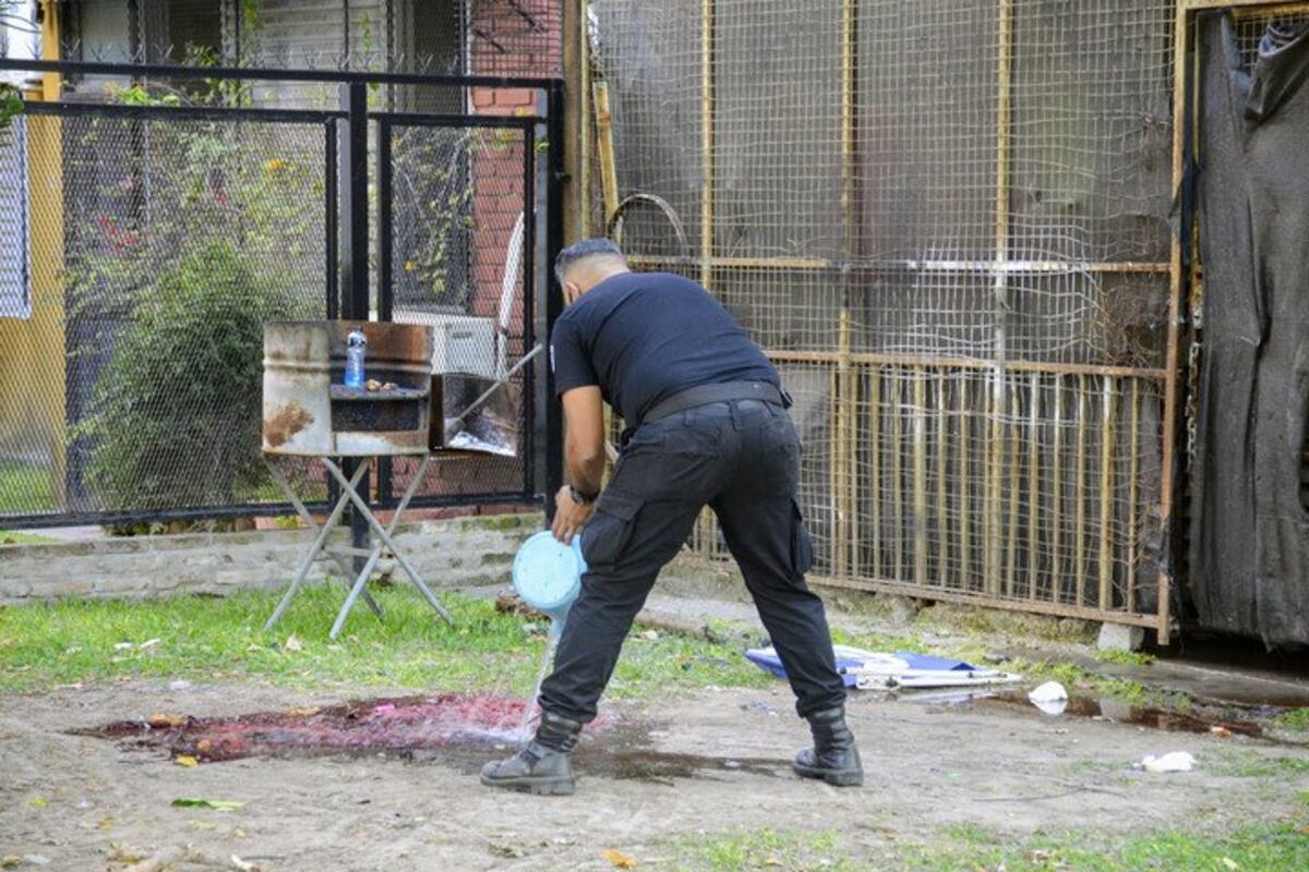 Mataron a balazos al hijo de “Cara de goma”, un histórico barra de Central