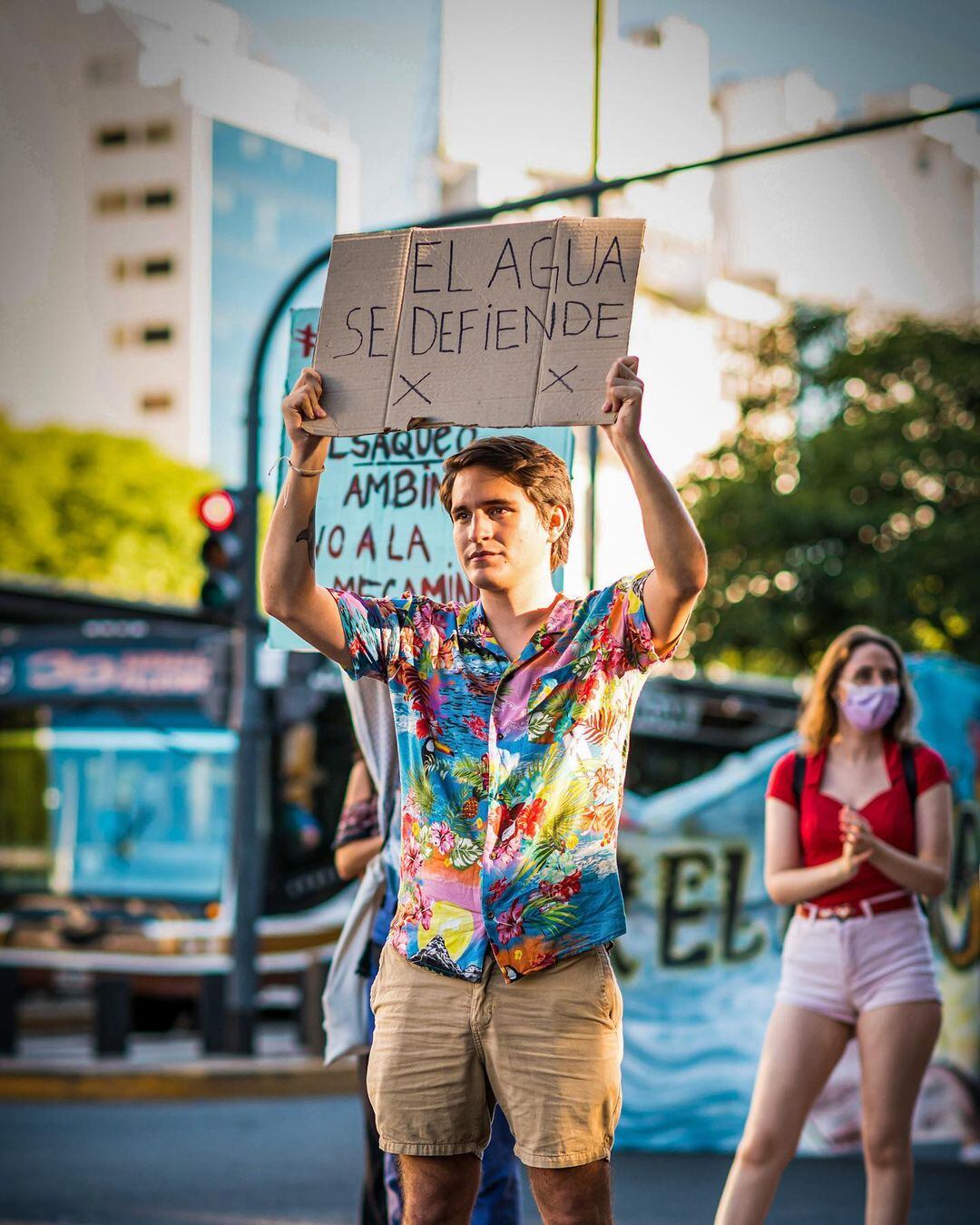 Nicolas Marin es un joven activista ambiental que mezcla la fotografía y la ciencia para generar conciencia en la población sobre la protección de la Tierra.