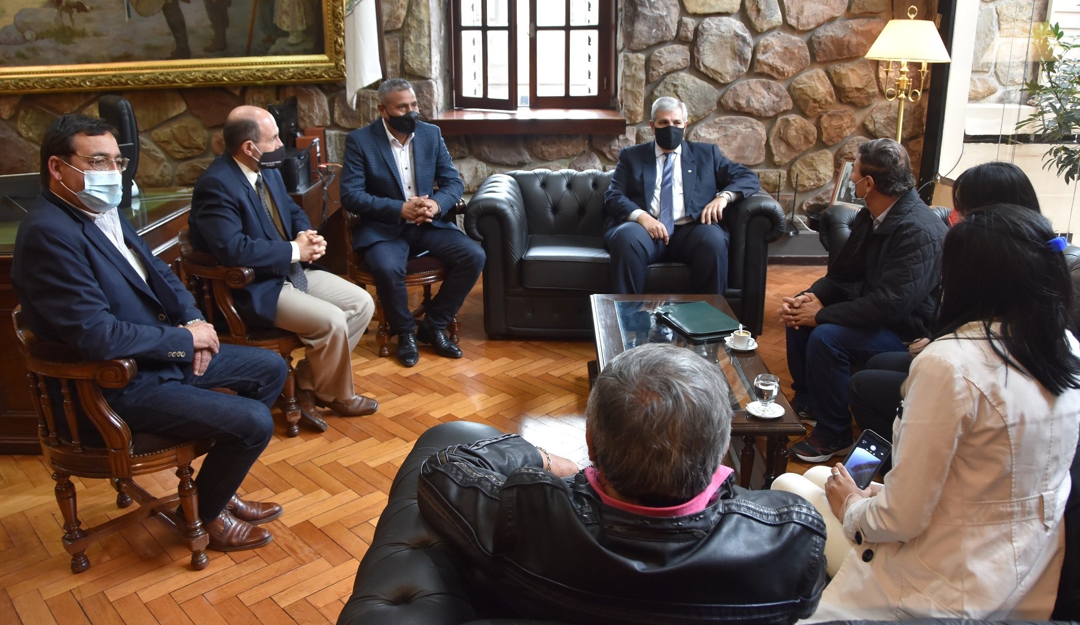 La comitiva salteña expuso en la Legislatura de Jujuy sobre la posibilidad del retorno del tren de pasajeros a ambas provincias.