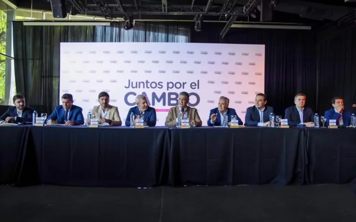 Frigerio en la reunión de gobernadores de Juntos por el Cambio.