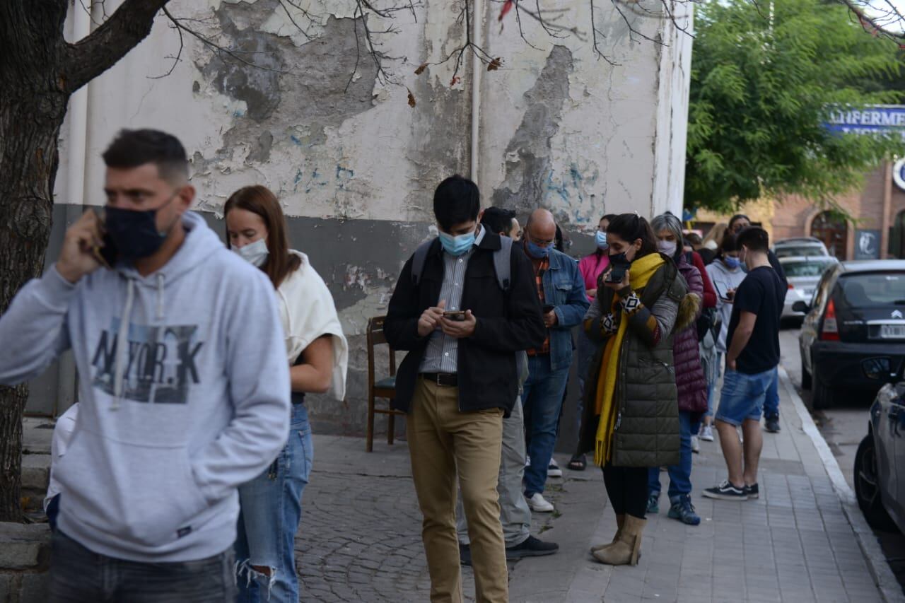 Sorpresiva demanda en el centro de testeo del ex Registro Civil.