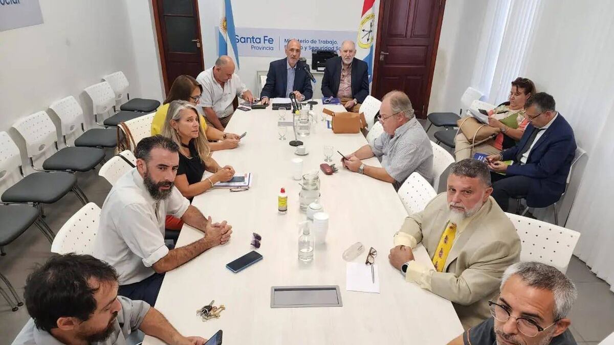 Paritarias de Salud en Santa Fe: Amra y Siprus convocaron a votar la propuesta de la provincia
