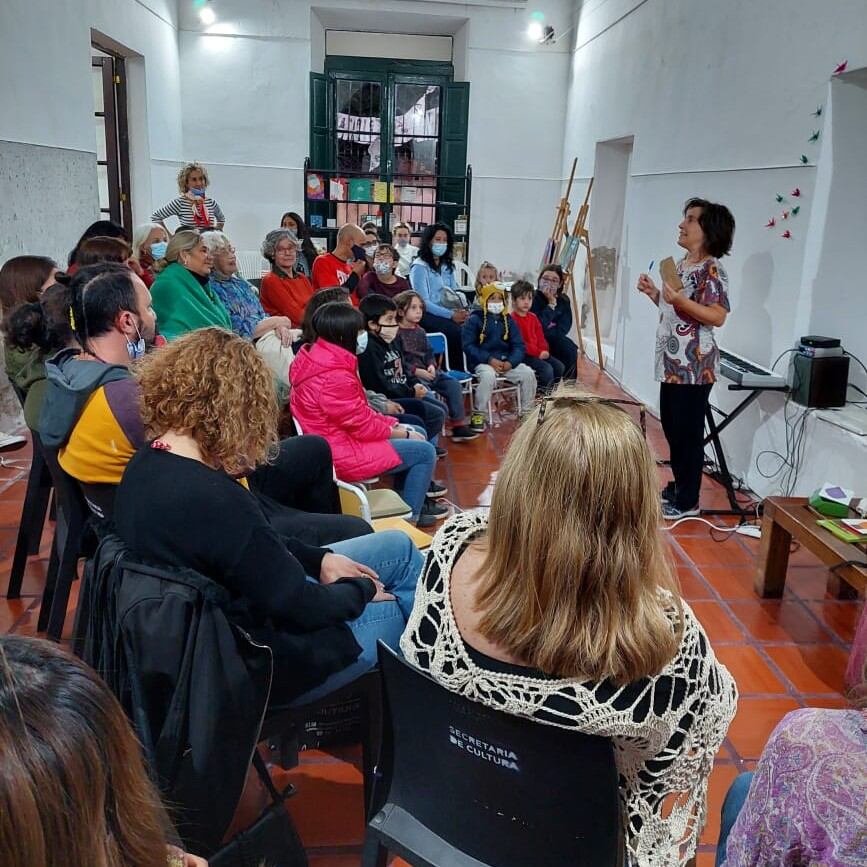 Propone actividades y lectura espontánea para los más pequeños.