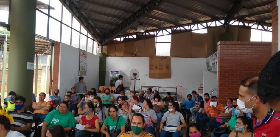 Capacitan a los productores del Mercado Concentrador de Eldorado sobre manipulación de alimentos.