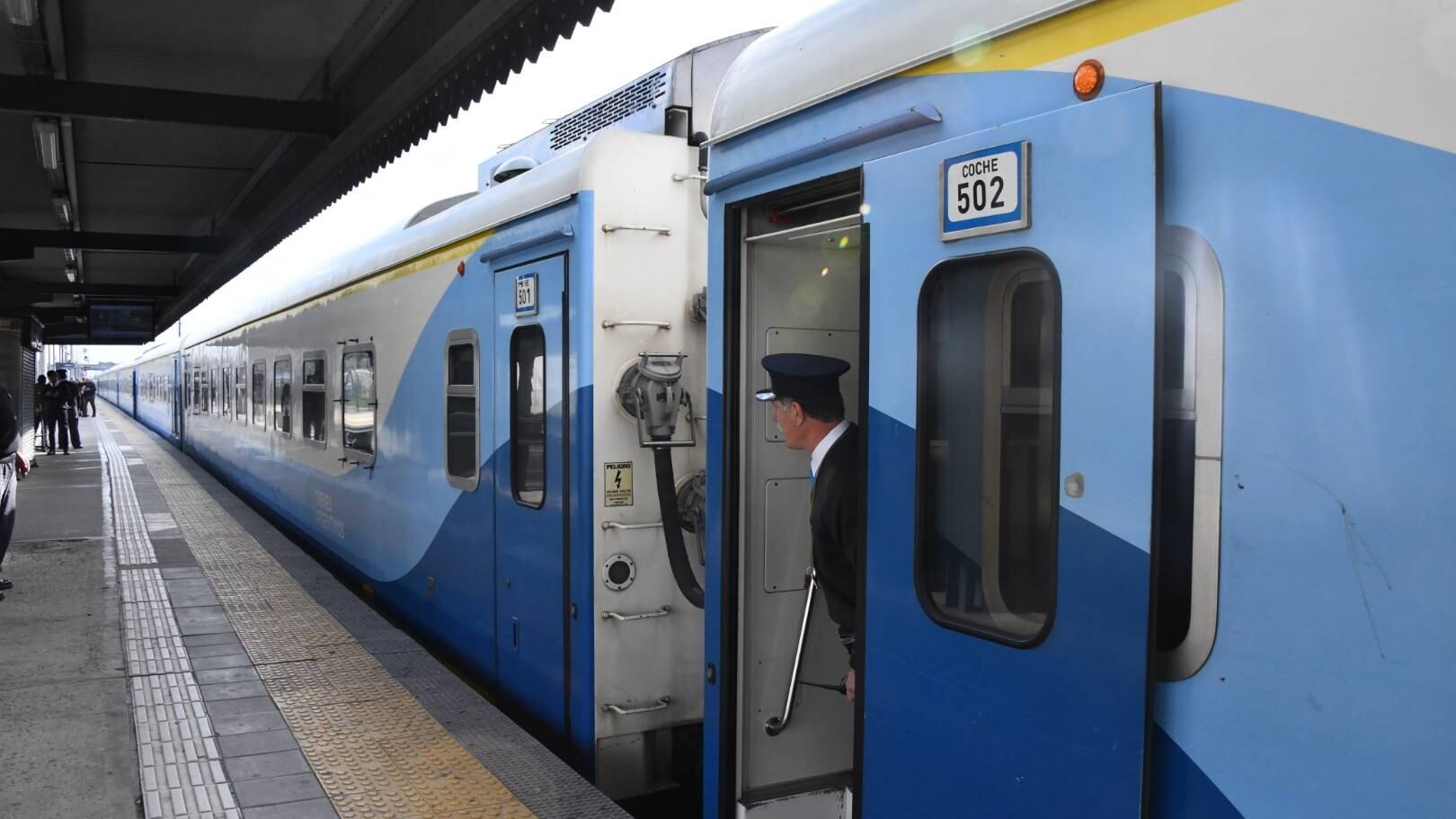 Los trenes de larga distancia aumentaron sus precios.