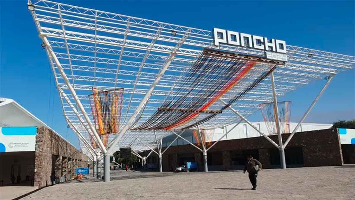 Se inició 𝟓𝟑º Fiesta Nacional e Internacional del Poncho