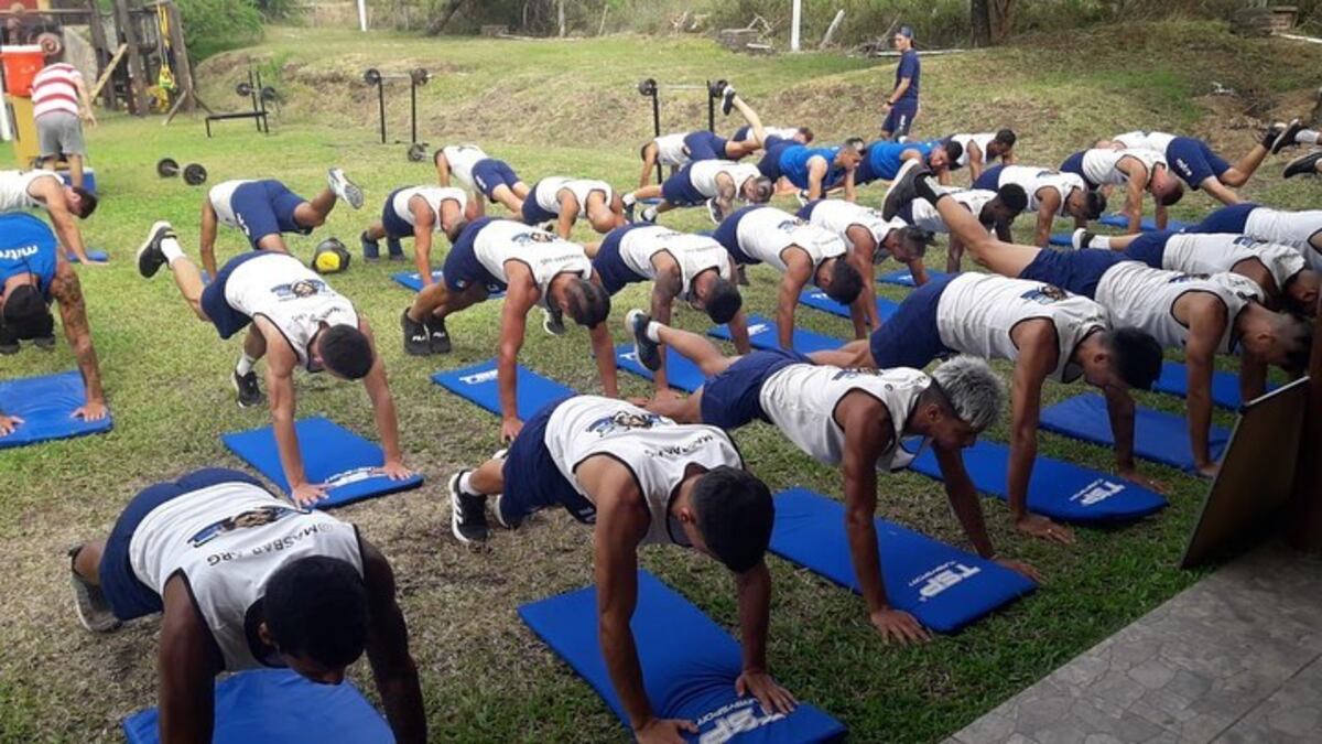 Deportivo Español entrena en Entre Ríos