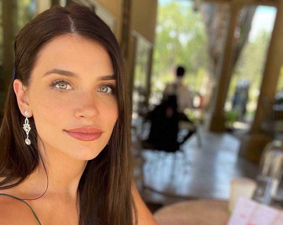 Eva De Dominici se sumó a la tendencia de la pollera con abertura: “Inédito”