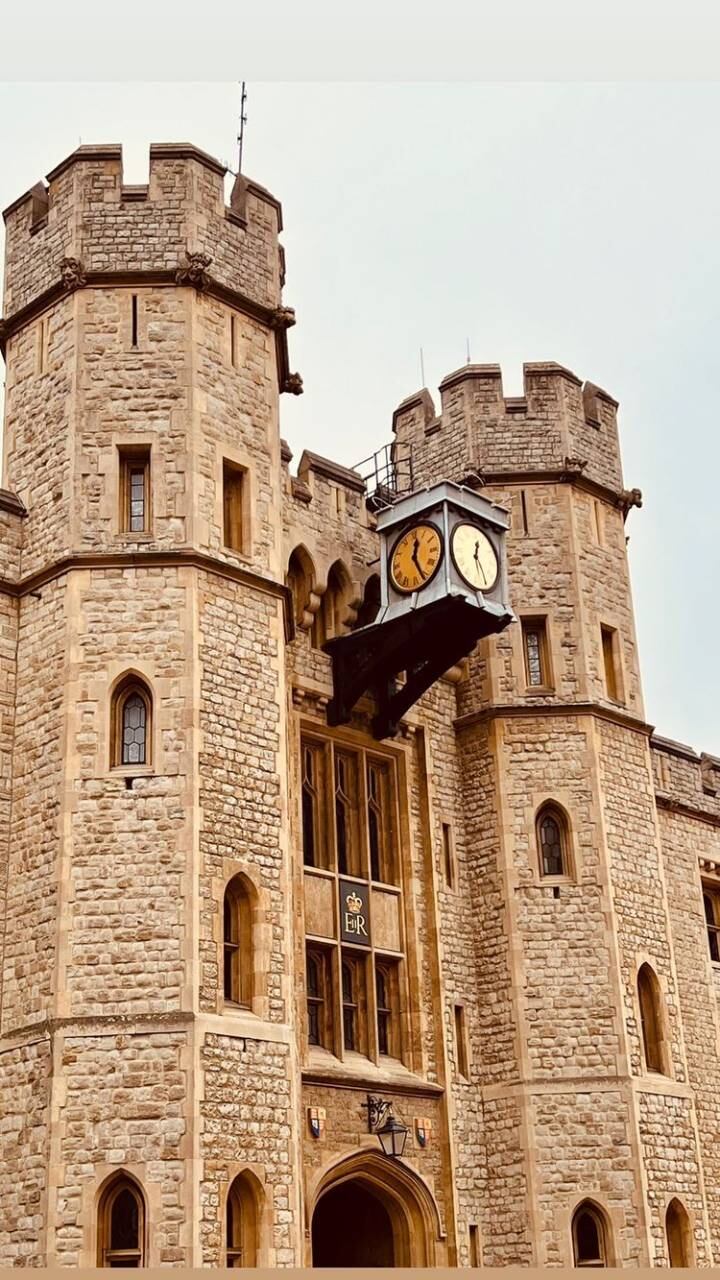 La influencer fue a conocer la Torre de Londres con sus hijos.