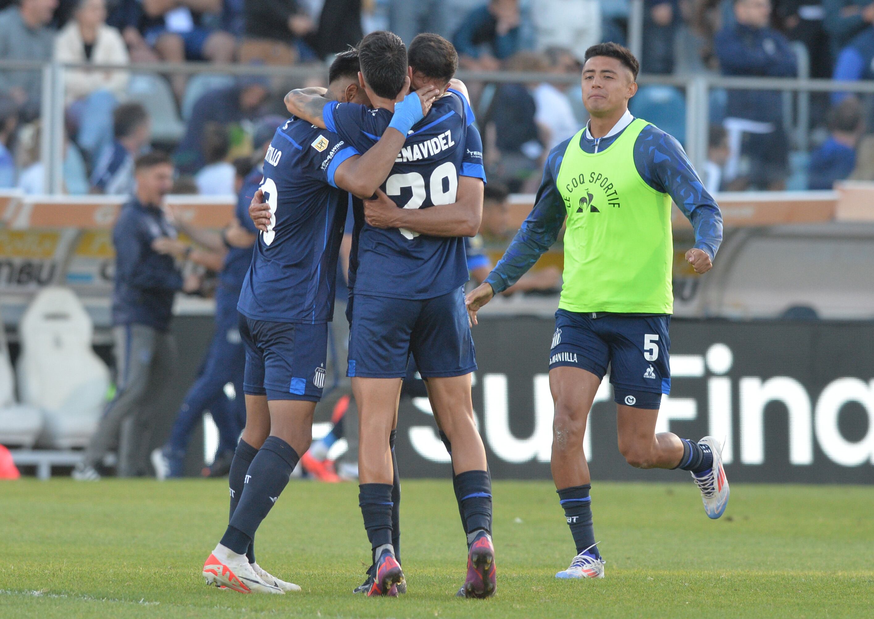 Gimnasia y Esgrima de La Plata vs Talleres de Córdoba. Fecha 26 Torneo Liga Profesional. Futbol Argentina. Primera Division. 8/12/2024