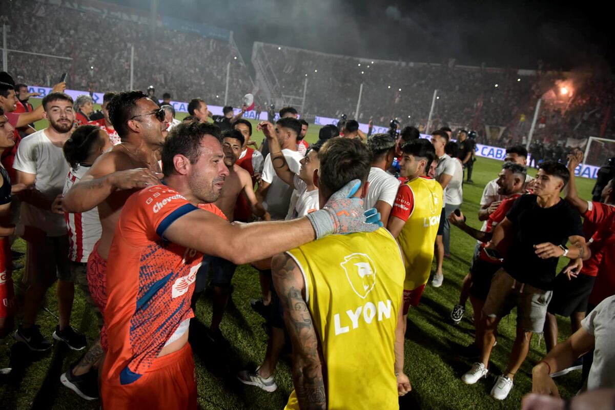 Jorge Carranza y el Loco festejo por el ascenso de Instituto: “Esta banda me devolvió la ilusión”