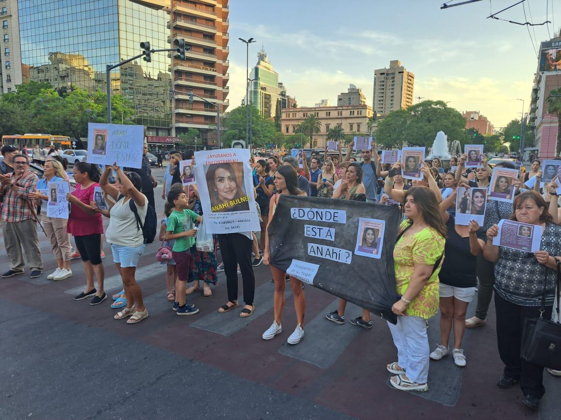 Marcha por la aparición con vida de Anahí Bulnes