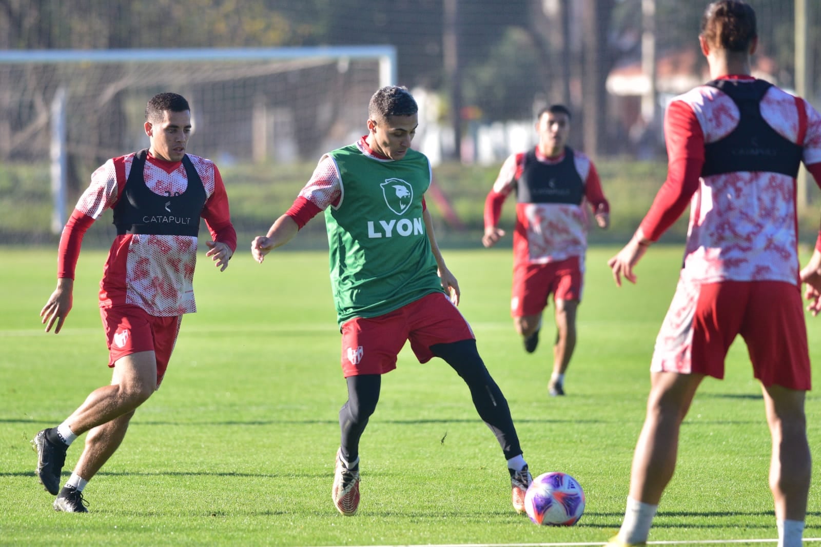 Entrenamiento de Instituto en la Agustina pensando en el cotejo ante Rosario Central. (Ramiro Pereyra / La Voz).