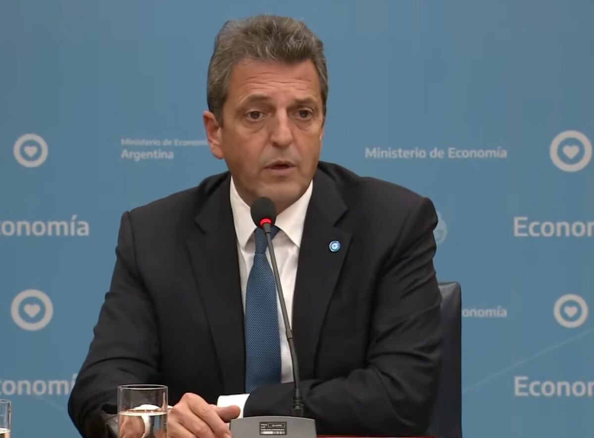 Massa dijo que si es presidente eliminará el Impuesto a las Ganancias y criticó la dolarización de Milei