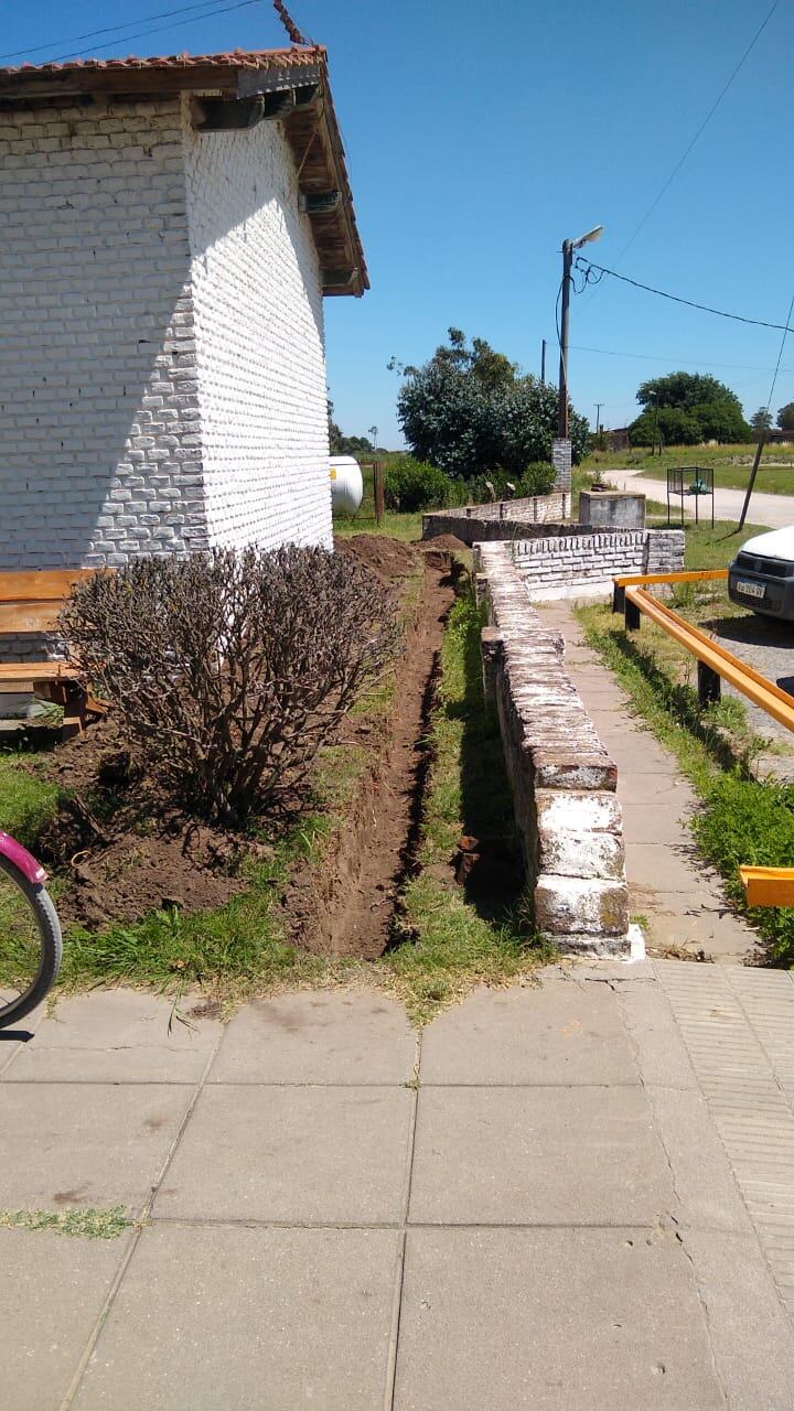 Comenzó la  obra de conexión de gas en el Geriátrico y el Centro de Salud de Orense