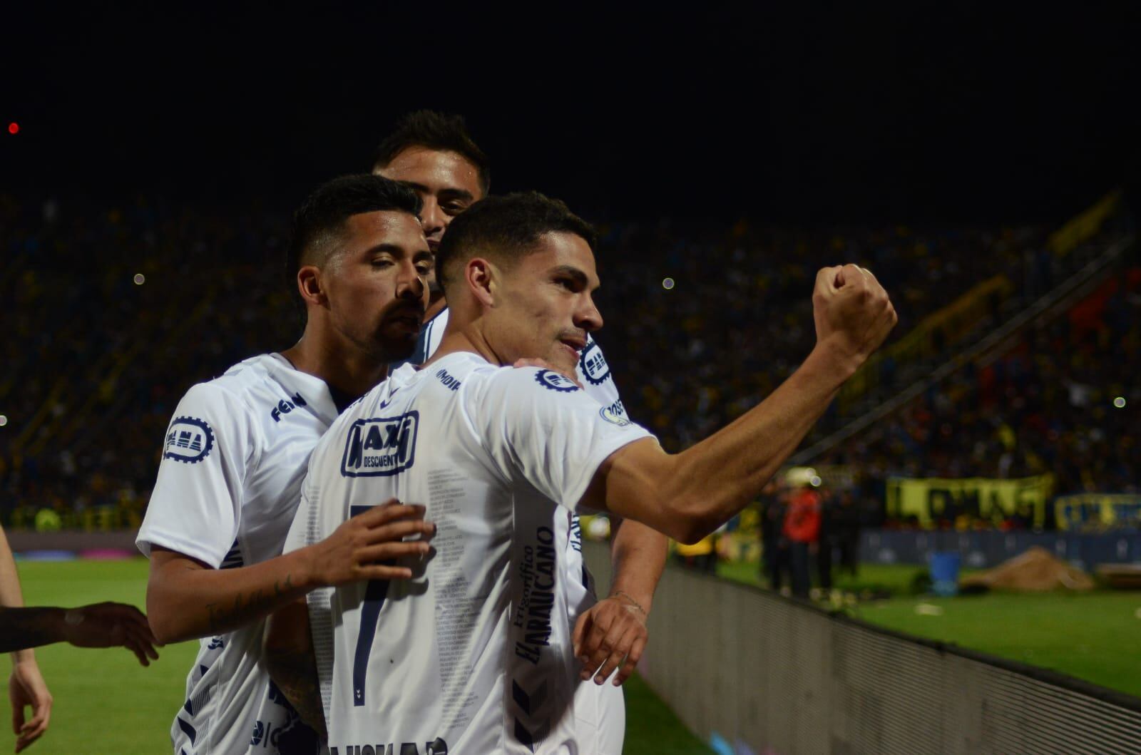 Julián Bonetto, autor del primer gol del partido.