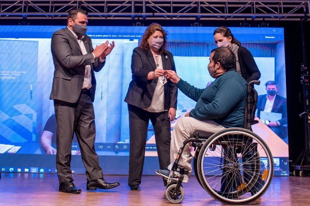 acto de entrega de viviendas PROCREAR y créditos Casa Propia.