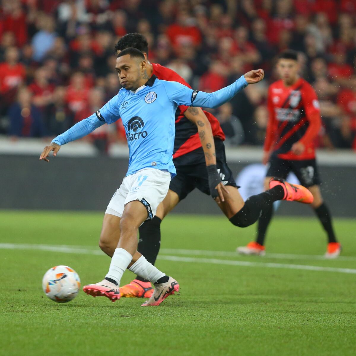 Belgrano lo empataba en Brasil por Reyna: polémica por el gol anulado