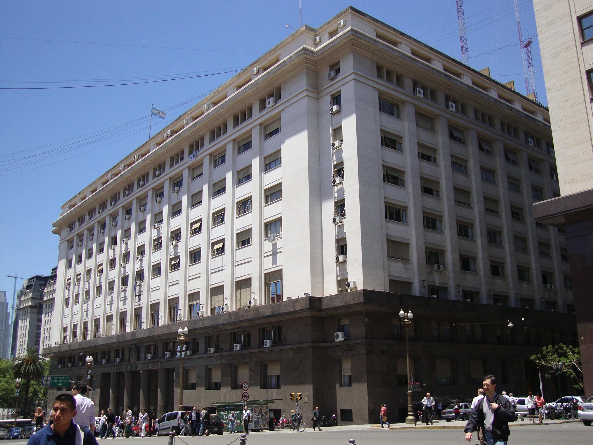 Fachada del Ministerio de Economía.