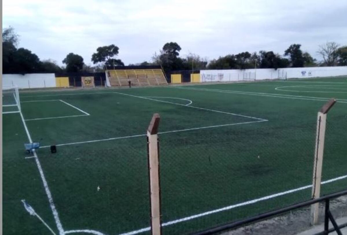 Filmaron una brutal pelea durante un partido de fútbol en Córdoba