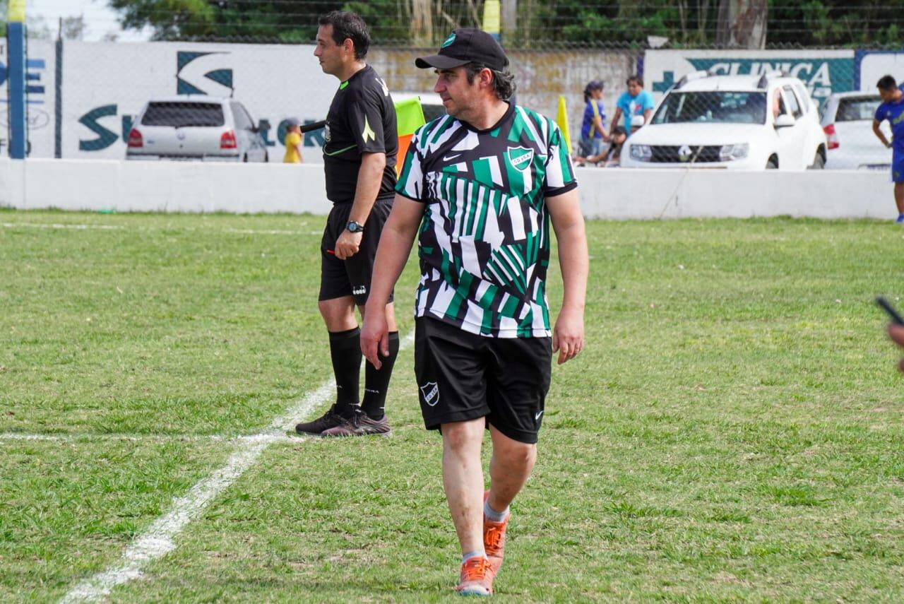 Carlos Cereza es el entrenador del Cultural de Arroyito