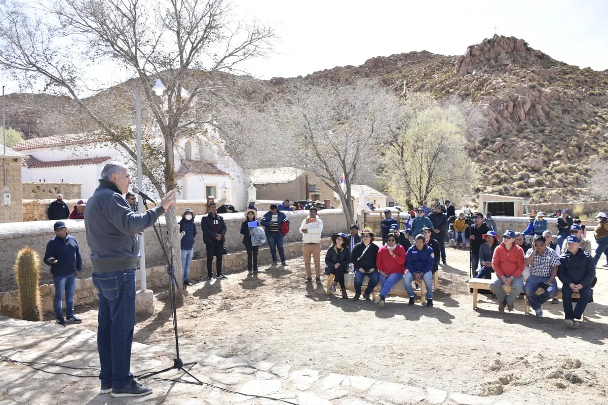 "Estamos aquí para seguir adelante con la preservación de la arquitectura del lugar, uno de los 16 pueblos auténticos que tiene la Argentina", remarcó el gobernador Morales.