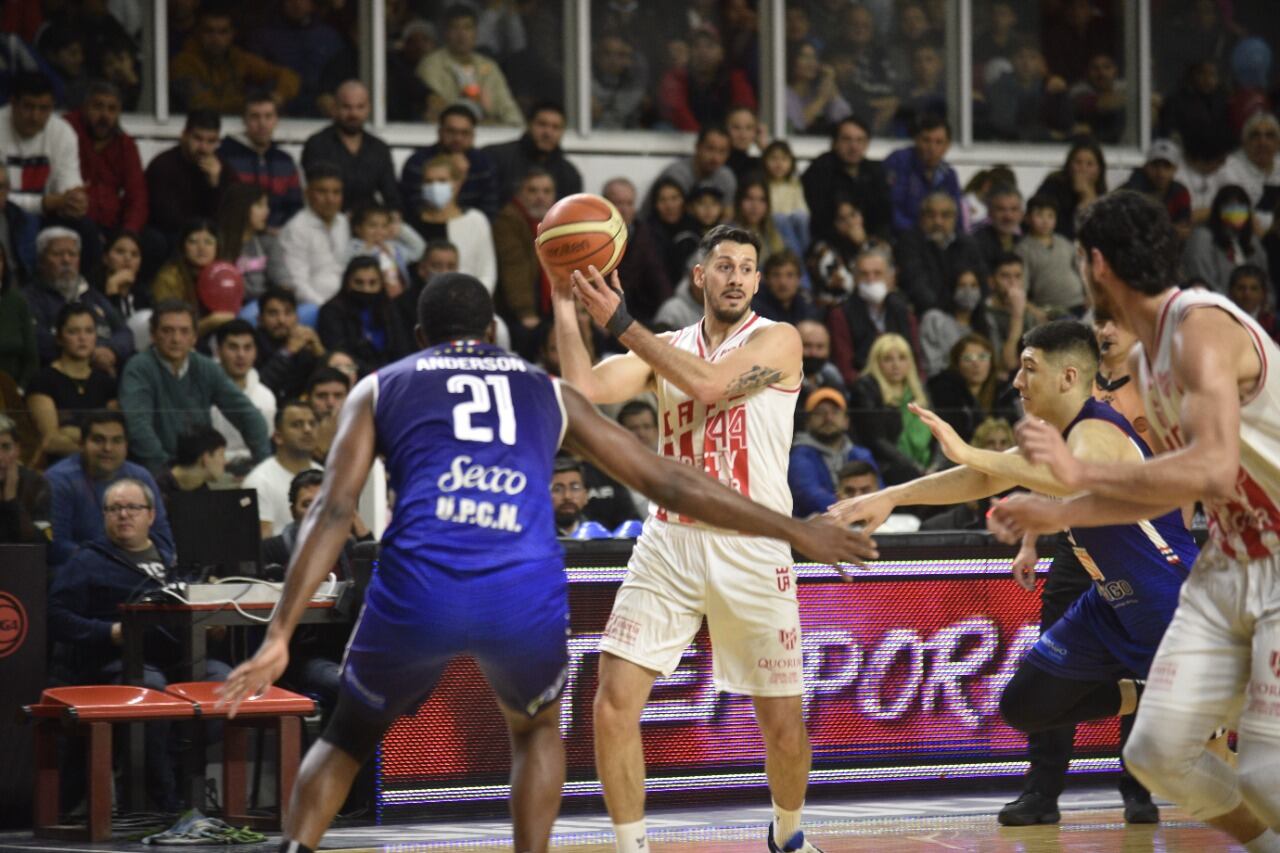 Instituto y otra parejísima final con Quimsa (Ramiro Pereyra / La Voz)