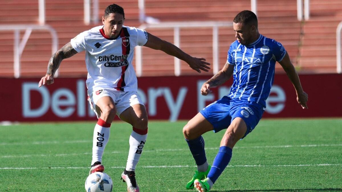 Newell’s Old Boys empató con Godoy Cruz y Éver Banega fue expulsado otra vez
