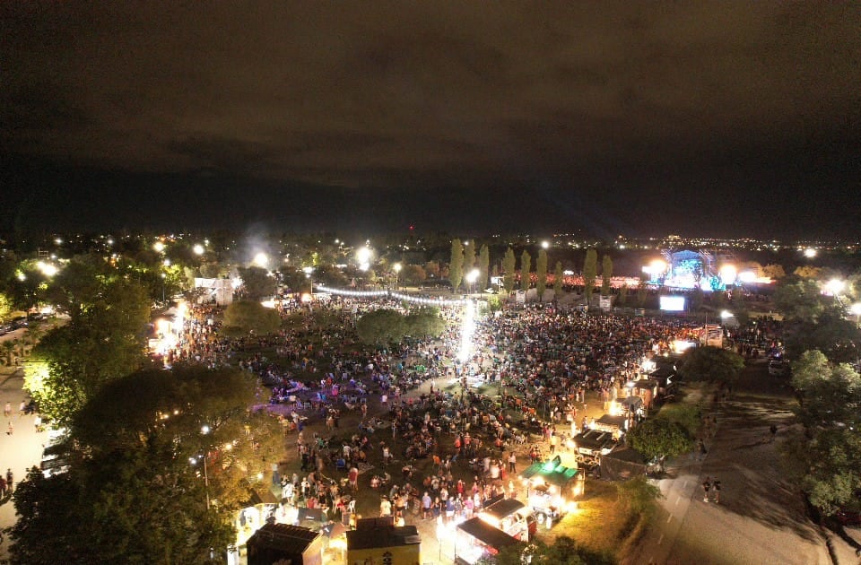 El Teatro Griego Maipú debutó con una fiesta multitudinaria.