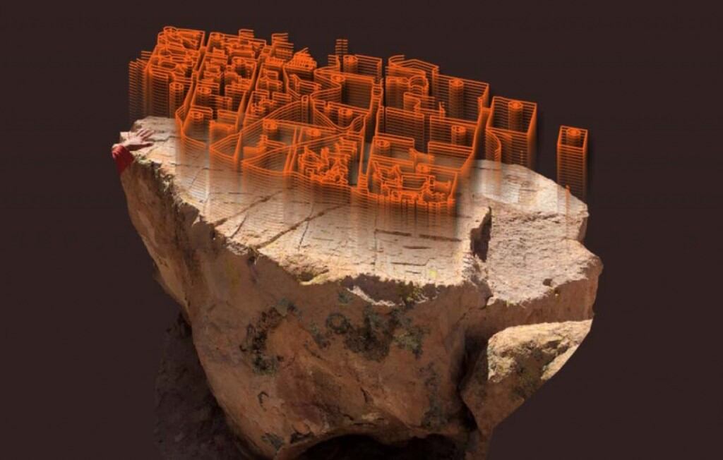 Una "piedra mapa" es una de las asombrosas piezas que se exhibe en el moderno establecimiento que desde este sábado quedó abierto al público en Abdón Castro Tolay.