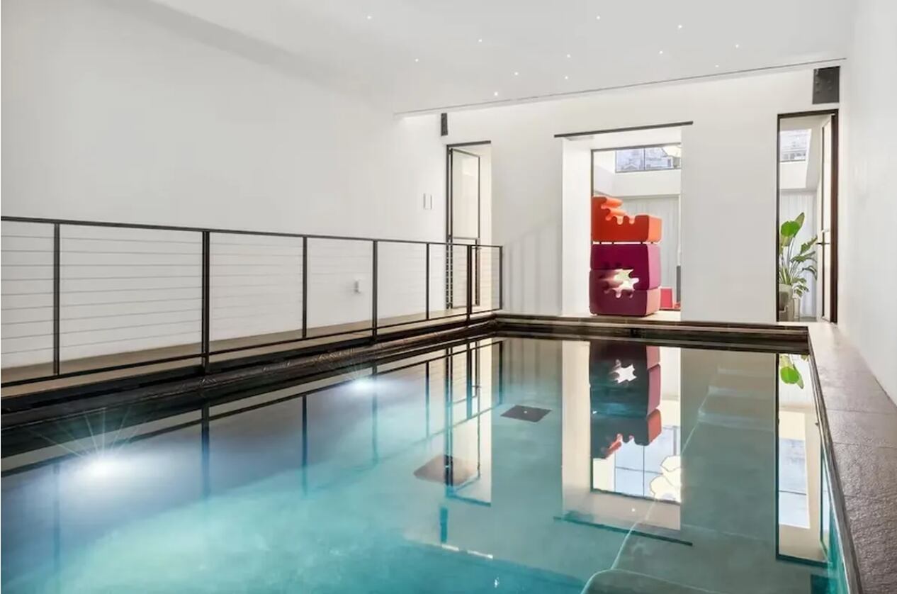 La piscina cubierta de la casa de Taylor Swift