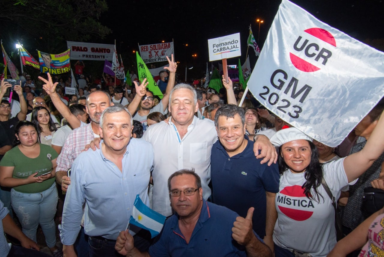 Morales recibió el apoyo de la dirigencia y militancia formoseña a su precandidatura presidencial. Fue durante la presentación de la candidatura a la gobernación de Formosa del diputado nacional de la UCR Fernando Carbajal.