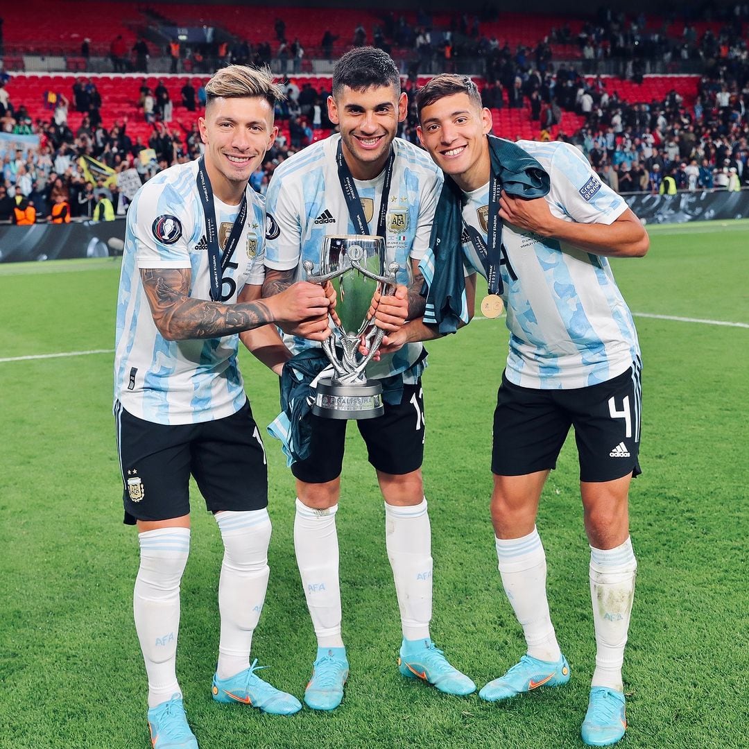 El post del cordobés para sus dos amigos de la Selección Argentina, el 20 de julio.